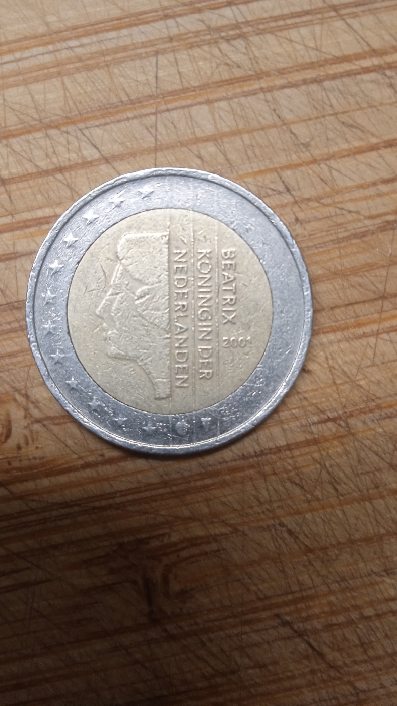 2 a 1 eurové mince chybo razba