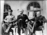 Zľava Stalin, Roosevelt a Churchill v Teheráne